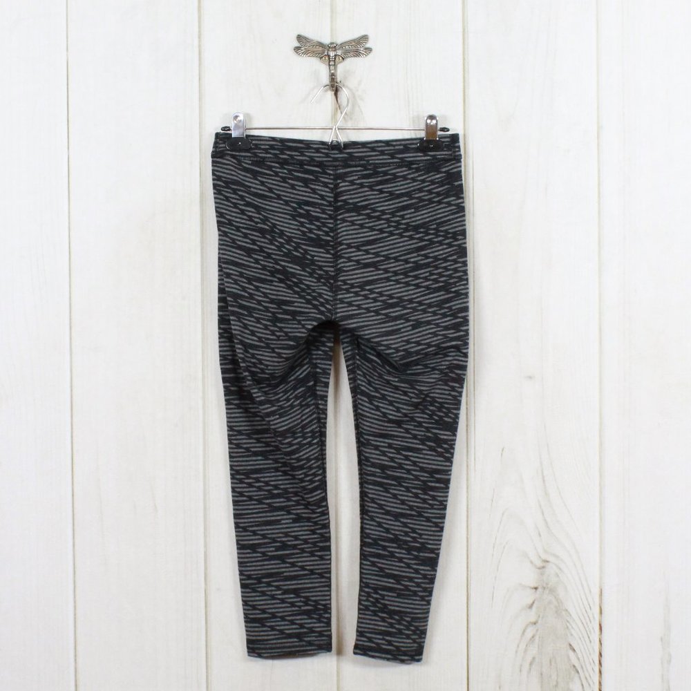 Under Armour Gray Striped Elastic Waist Athletic Cropped Leggings Size M - Picture 5 of 11